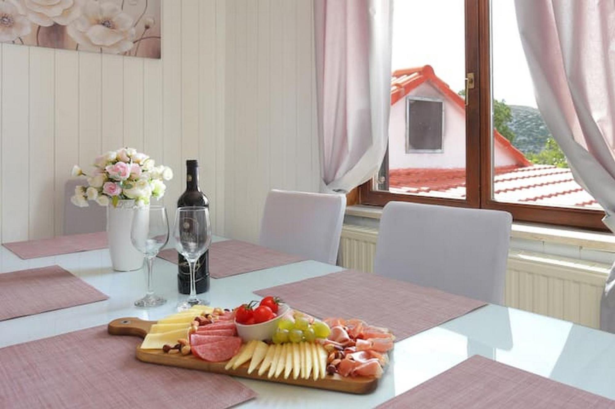 Holiday Home Mons Aureus Gornje Sitno Екстериор снимка
