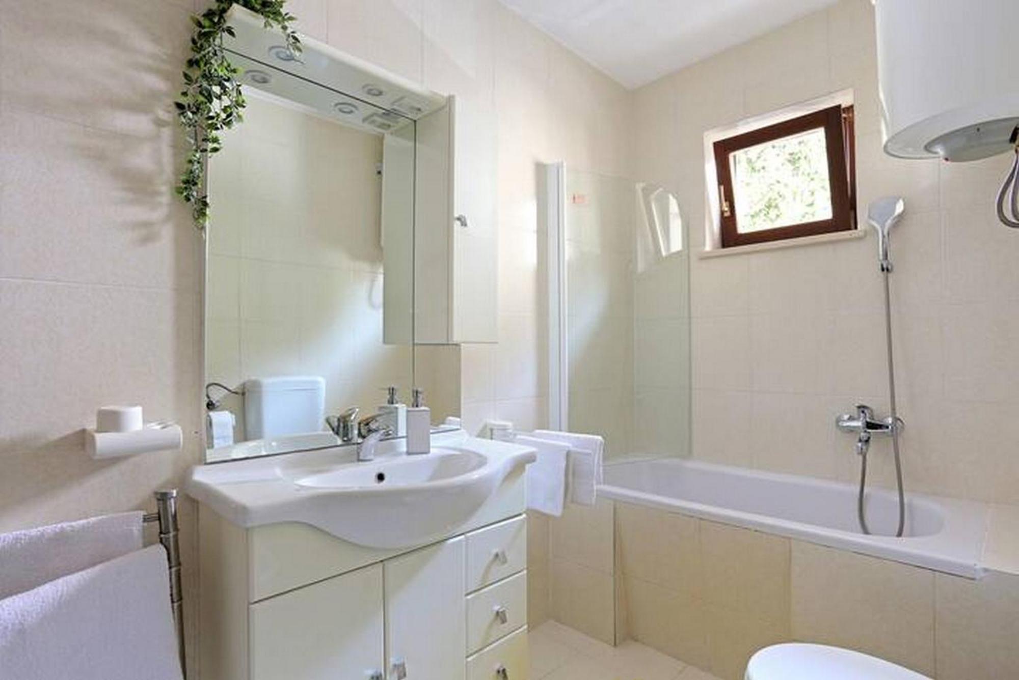 Holiday Home Mons Aureus Gornje Sitno Екстериор снимка